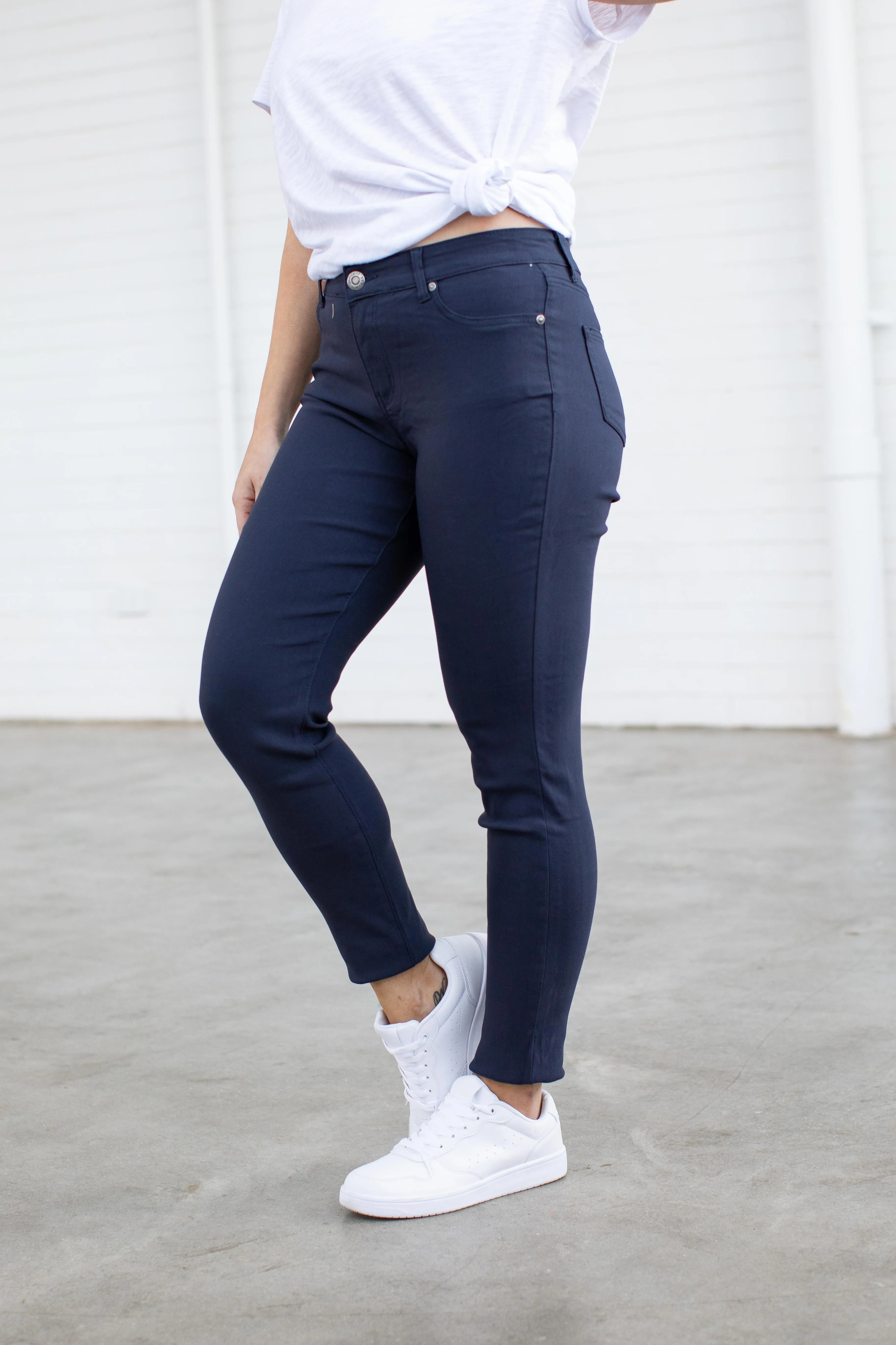 Austin Ultra Stretch Jean Pants in Navy